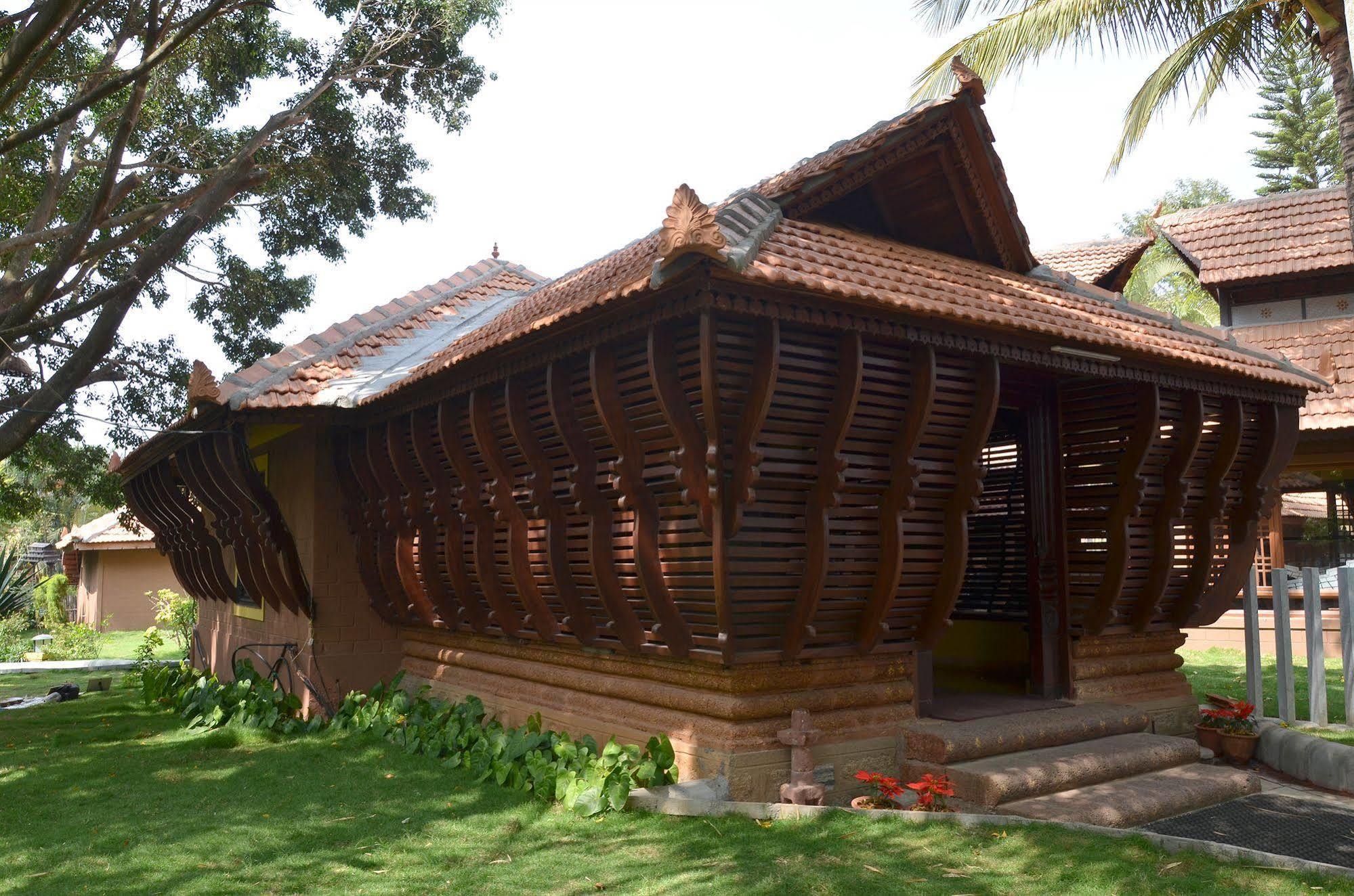 Hoysala Village Resort Hasszan Kültér fotó